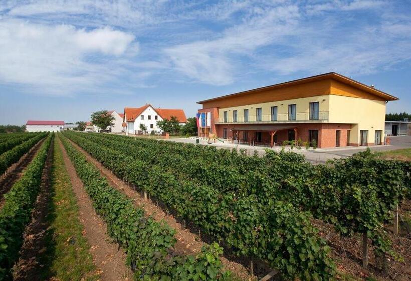 Четырехместный Номер Стандарт, Rodinné Vinařství Skoupil