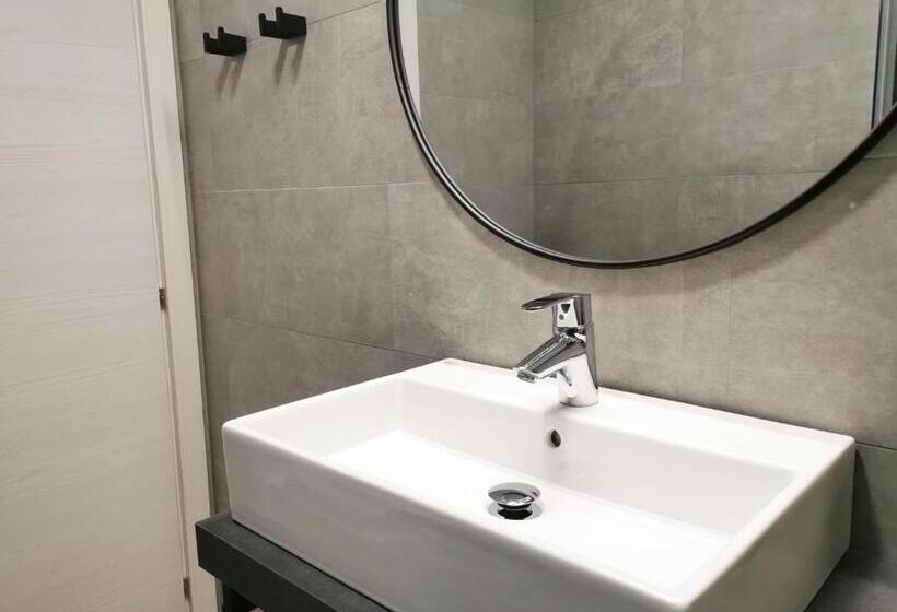 اتاق استاندارد با بالکن, Villa Paola B&b