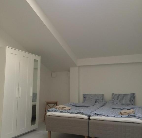 اتاق لوکس, Flyingehus Gårdshotell