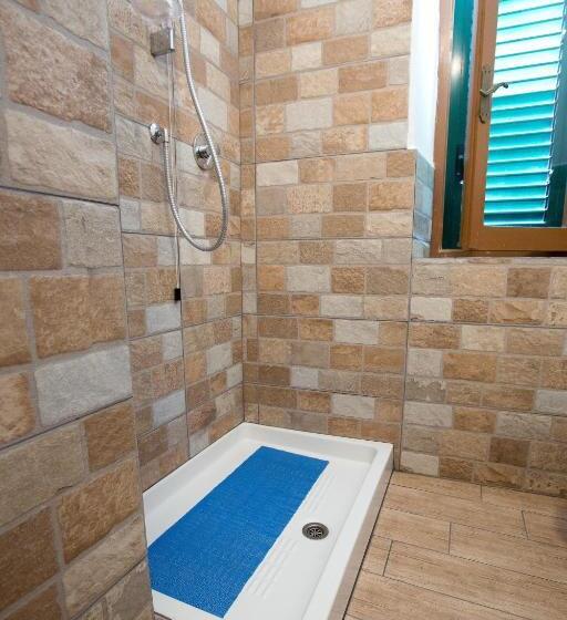 2 Bedrooms Apartment Mountain View, Agriturismo Podere Acqualoreto