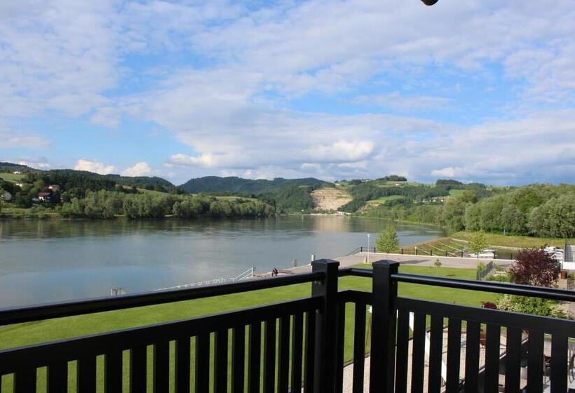 Apartamento 1 Dormitorio con Balcón, Gasthof S'schatzkastl