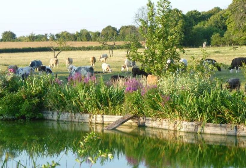בקתה, Lakeside Town Farm