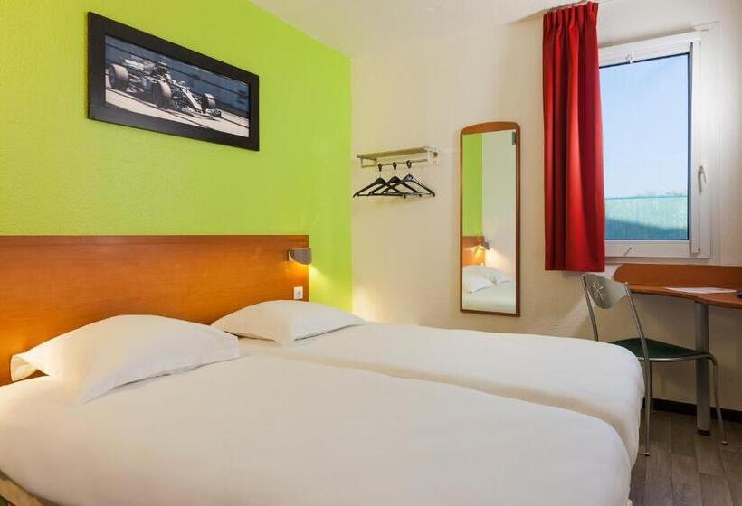 バス共有のスタンダードルーム, Enzo Hotels Chalons En Champagne