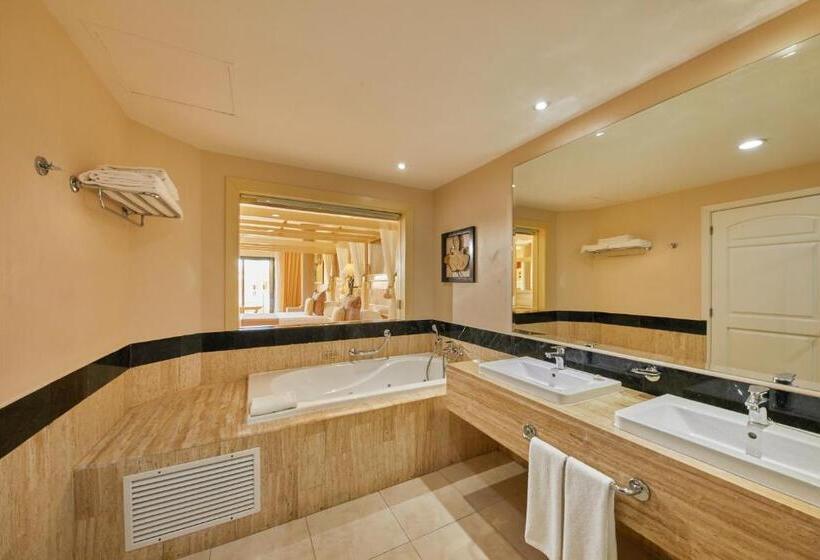 סוויטת ג'וניור דלוקס, Bahia Principe Luxury Akumal - All Inclusive
