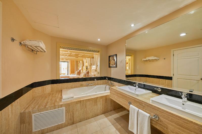 סוויטת ג'וניור דלוקס, Bahia Principe Luxury Akumal - All Inclusive