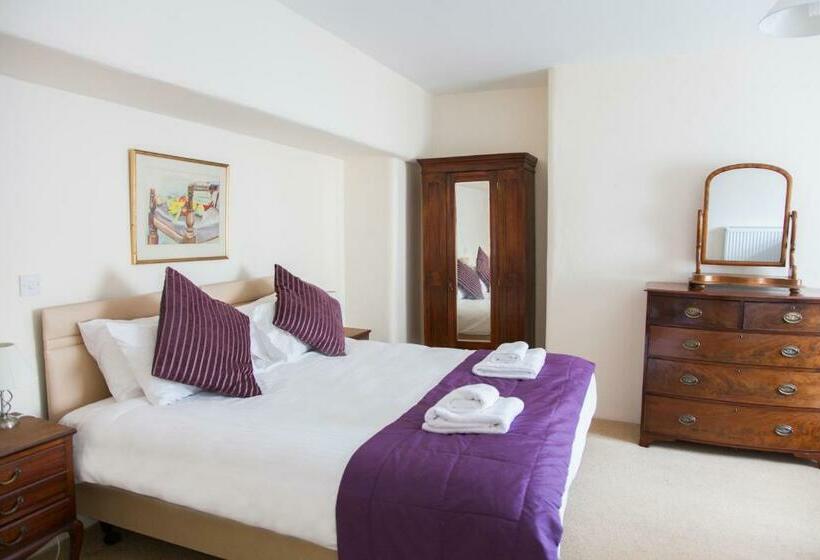 Family Suite, The Poltimore Inn