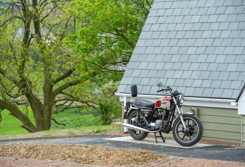 Номер Стандарт Вид на Сад, The Poltimore Inn