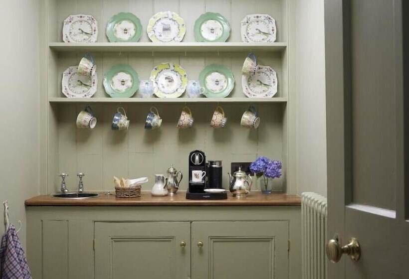 Family Suite, Endsleigh