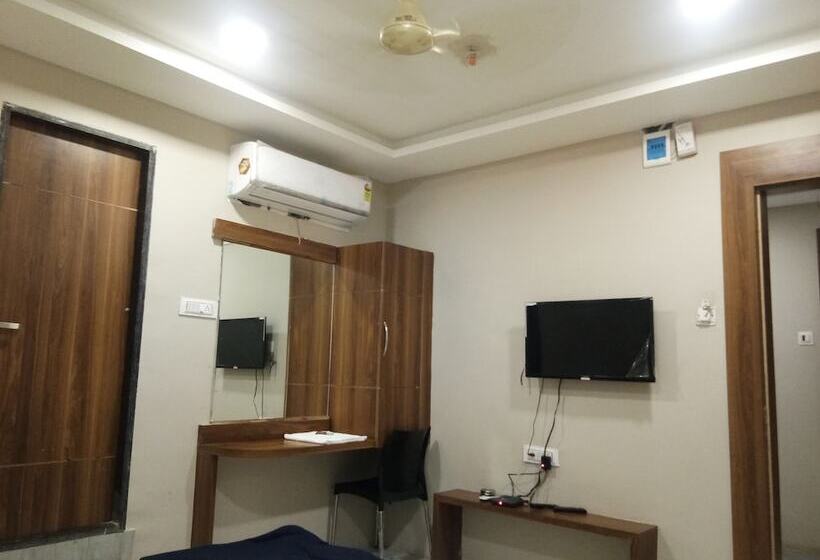 Номер Deluxe, Grand Shivam