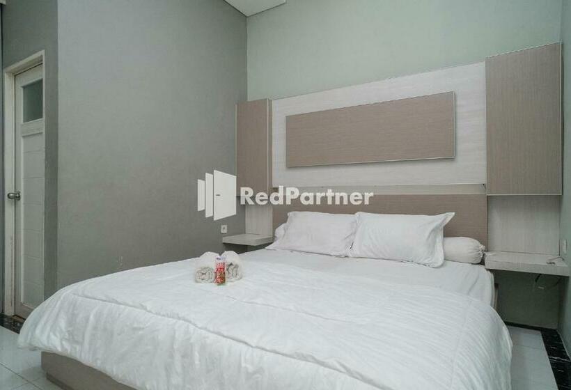 Номер Economy, Yayah Rooms Bogor Syariah Mitra Reddoorz
