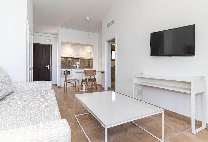 Студио Стандарт Вид на Сад, Calallonga Hotel Menorca
