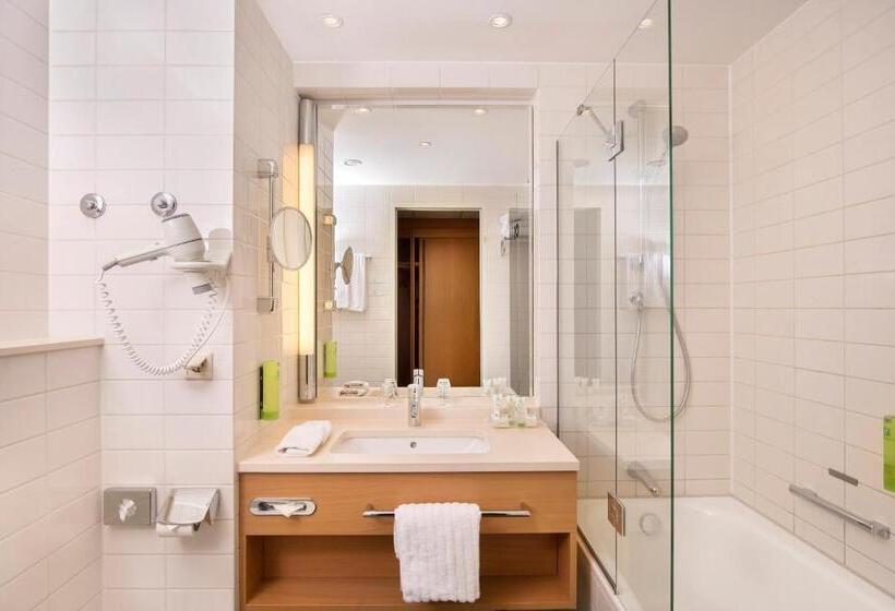 带观景的标准间, Hi Hotel International Hamburg