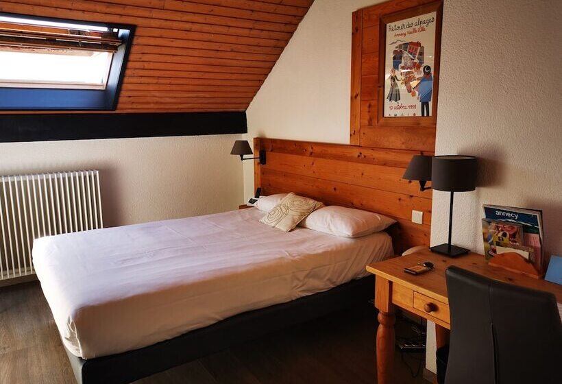 Четырехместный Номер Стандарт, Logis Hôtel Annecy Nord / Argonay
