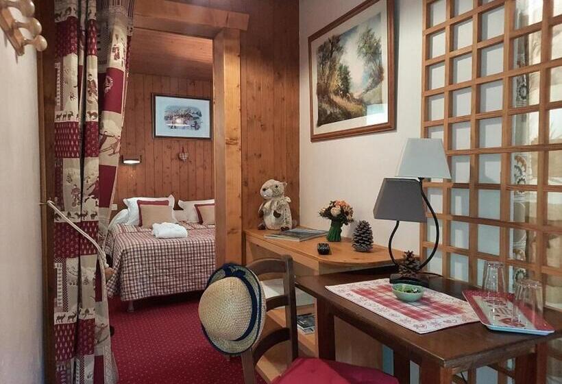 Семейный Номер, Hôtel Les Triolets