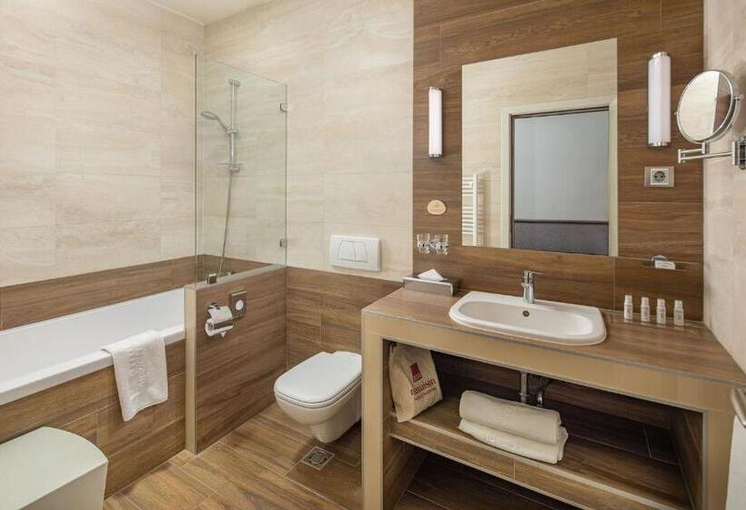 Номер Deluxe, Mamaison Hotel Andrassy Budapest