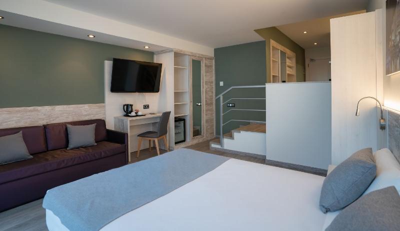 Номер Стандарт Трехместный, B Hotel Troyes Aéroport