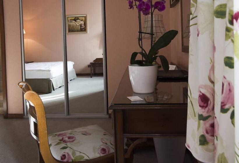 Номер Стандарт, Hostellerie Saint Florent