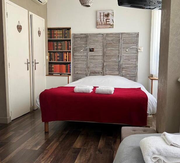 Трехместный Номер Комфорт, Logis Hôtel Des Causses
