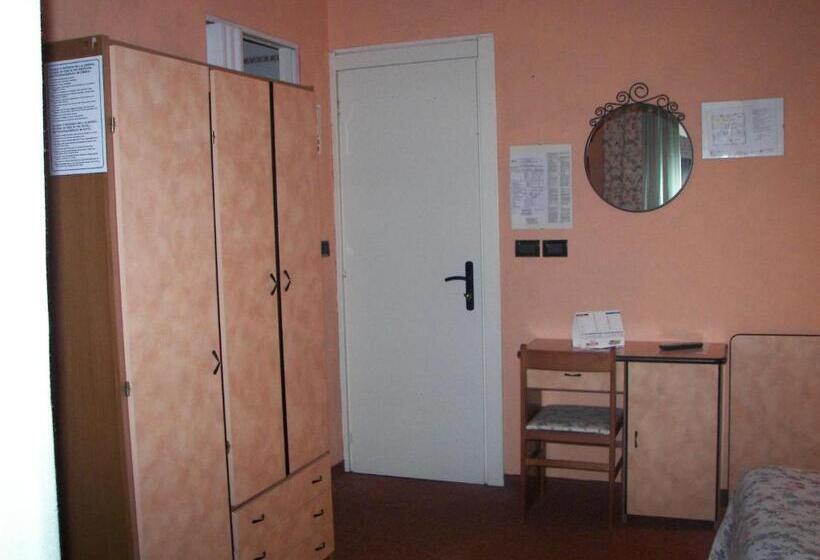 스탠다드 트리플 발코니 룸, Albergo Sangrilà