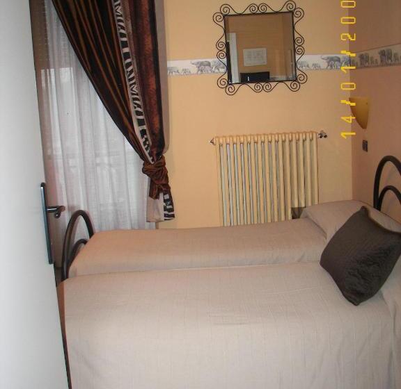 스탠다드 트리플 발코니 룸, Albergo Sangrilà