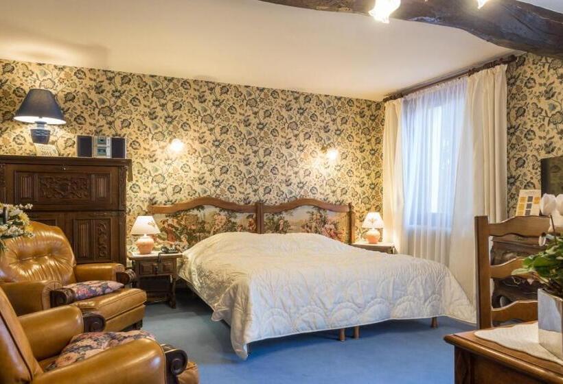 Трехместный Номер Стандарт Вид на Сад, Hostellerie Sarrasine  Macon Est
