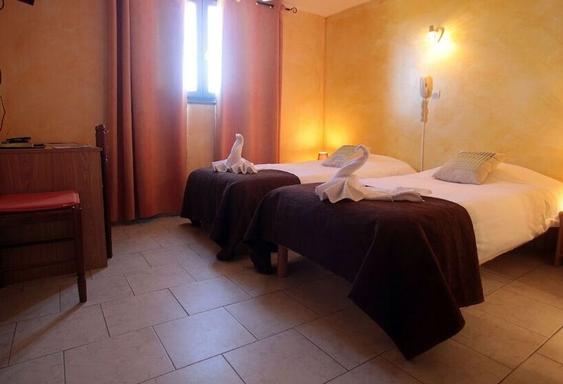 Номер Стандарт, Logis Hôtel Le Pressoir