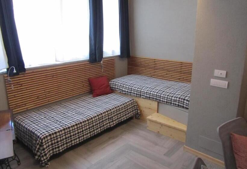 استودیو خانوادگی, B&b Vignalunga