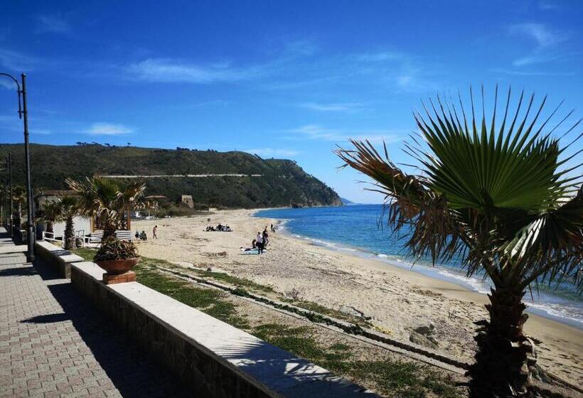 اتاق لوکس با چشم‌انداز دریا, Villa Edwige B&b