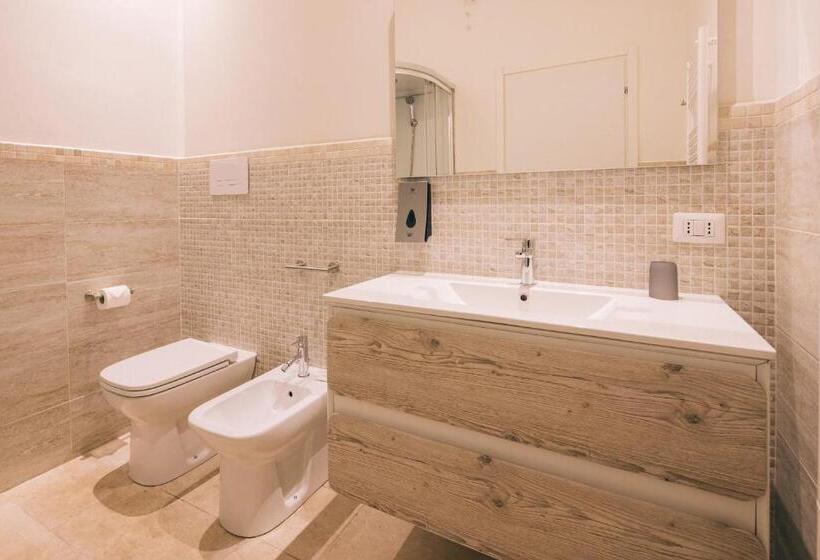 اتاق لوکس چهار تخته, La Promenade Rooms & Suites