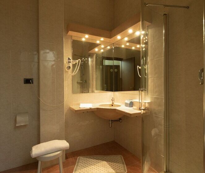 اتاق استاندارد یک نفره, Terme Paradiso