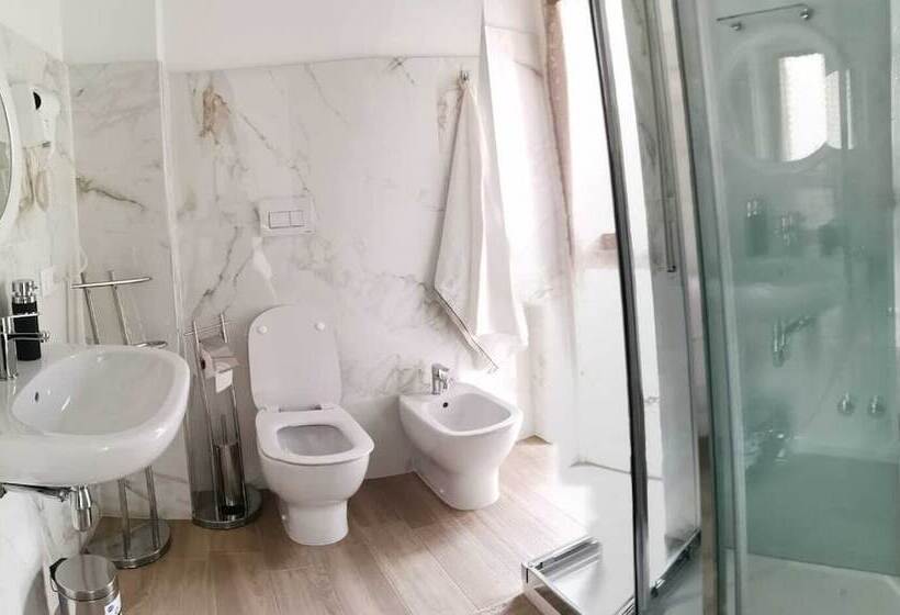 اتاق استاندارد, Via Roma