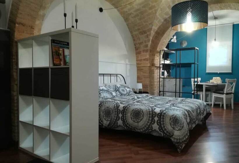 استودیوی استاندارد, B&b Piccolo Loft Del Borgo