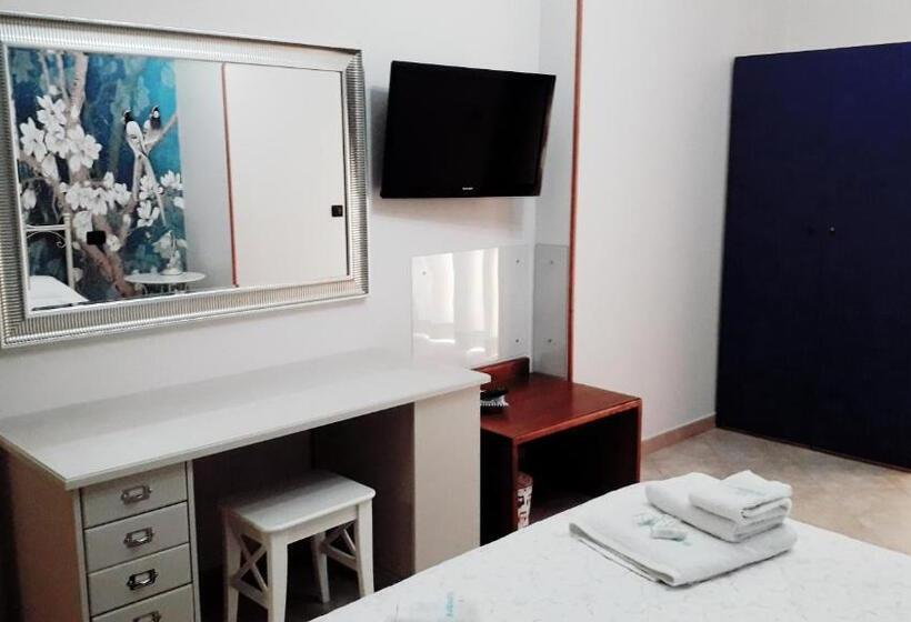 Номер Стандарт с Балконом, B&b Vistamare
