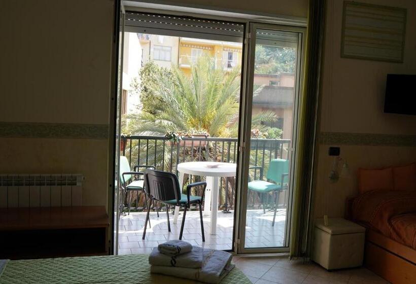 Четырехместный Номер Стандарт, B&b Vistamare