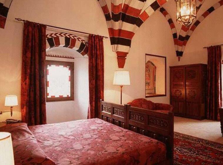 스위트, Castello Di Pavone