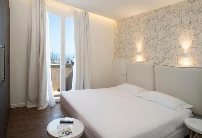 Люкс, Select Suites & Spa   Apartments