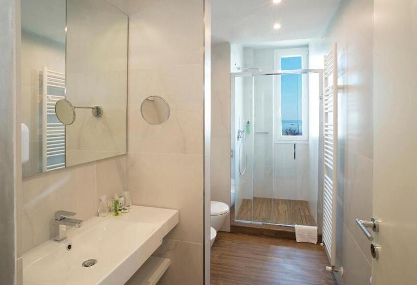 Люкс, Select Suites & Spa   Apartments