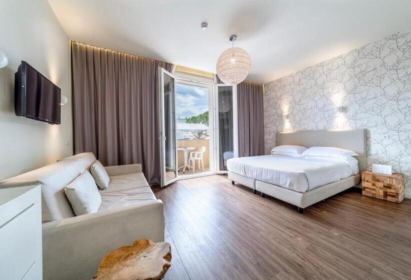 Трехместный Номер Комфорт, Select Suites & Spa   Apartments
