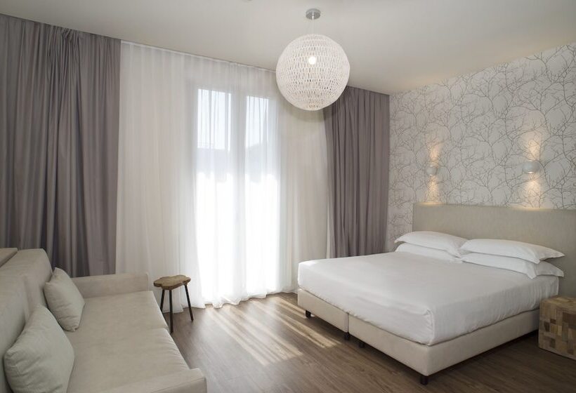 Люкс, Select Suites & Spa   Apartments