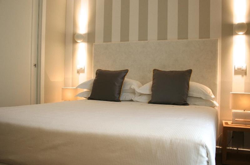 Номер Комфорт, Select Suites & Spa   Apartments