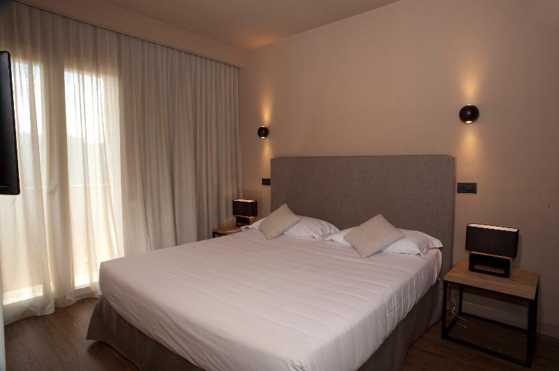 Трехместный Номер Комфорт, Select Suites & Spa   Apartments