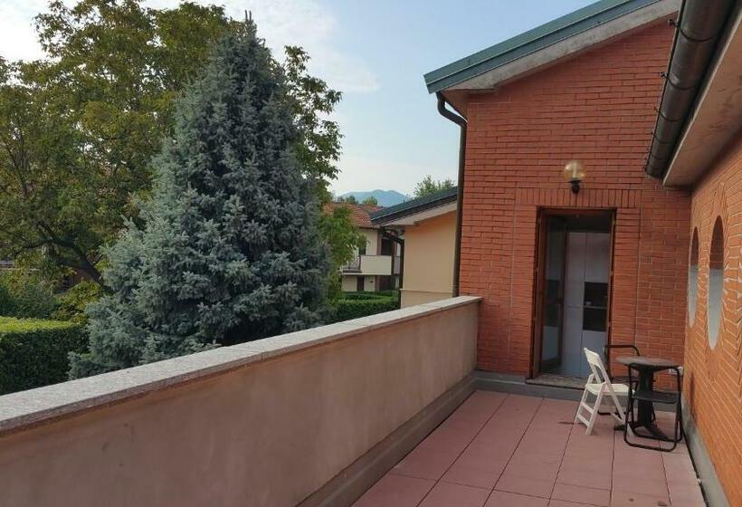Номер Deluxe с Балконом, Ostello Casa Emmaus