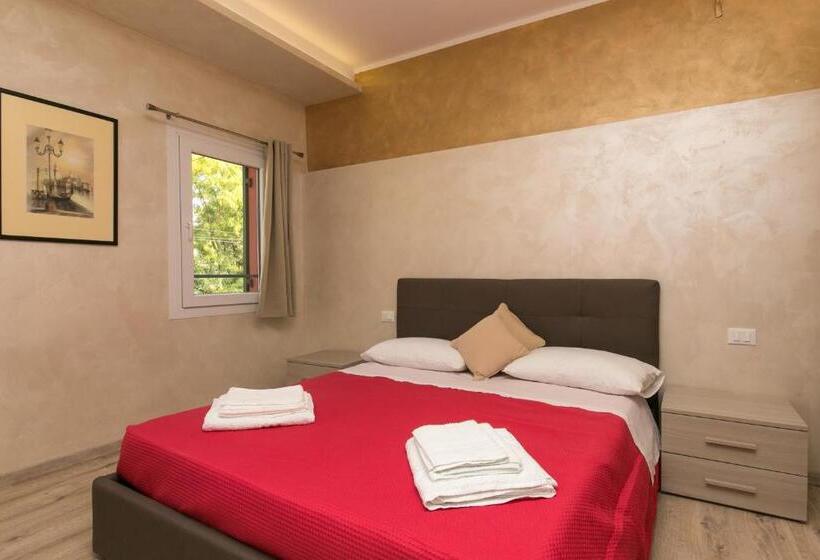 اتاق سوپریور با تخت بزرگ, Red Lion Guest House