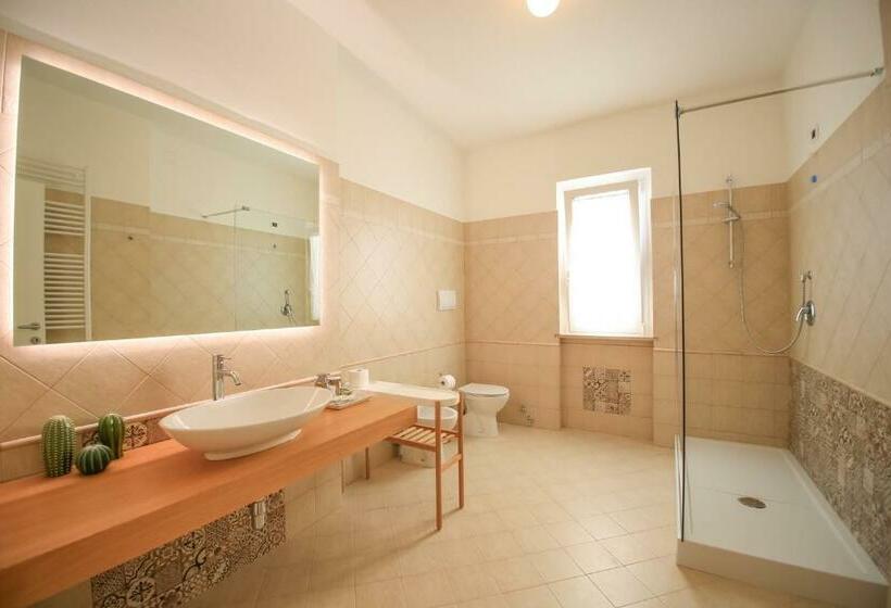 Полулюкс Повышенной Комфортности, B&b Dimora Rossipinti