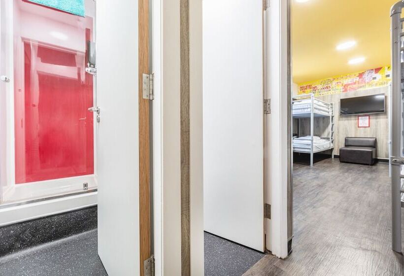 تختخواب در اتاق مشترک, Euro Hostel Glasgow