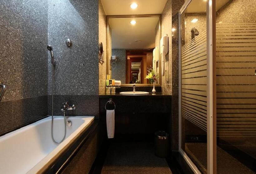 اتاق استاندارد با تخت بزرگ, Halong Plaza