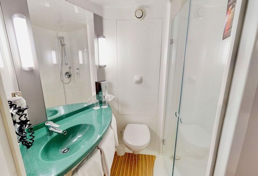 Номер Стандарт, Ibis Hotel Köln Airport