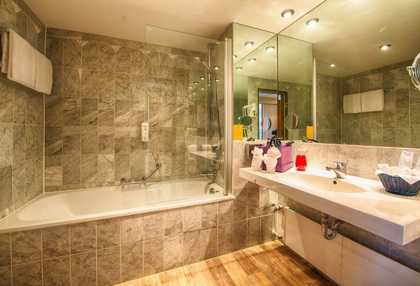 Номер Deluxe, Leonardo Royal Hotel Köln   Am Stadtwald
