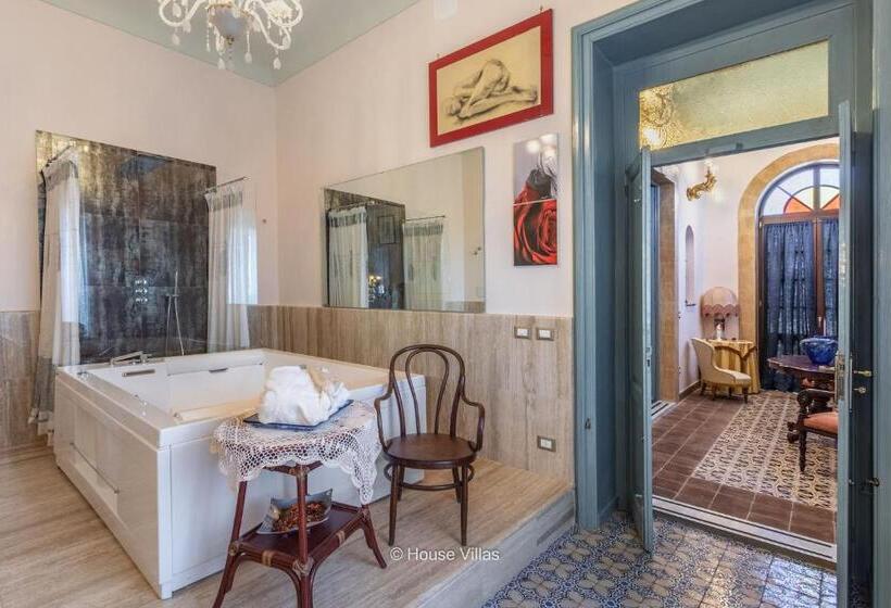 Люкс Кровать Кинг, Villa Nicolaci   Liberty Suites