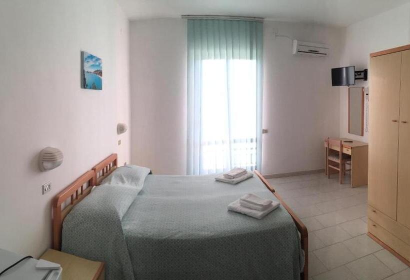 اتاق استاندارد چهار تخته, Albergo Marla